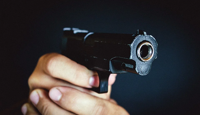 Из-за неосторожного обращения с оружием в Калужской области погиб человек