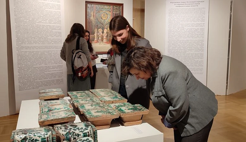 Уникальные изразцы XVIII – XIX веков впервые показывают в Калуге