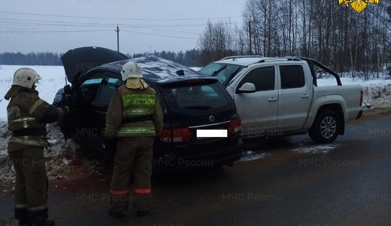 В Товаркове при столкновении «Санг Йонга» и «Фольксвагена» пострадал мужчина