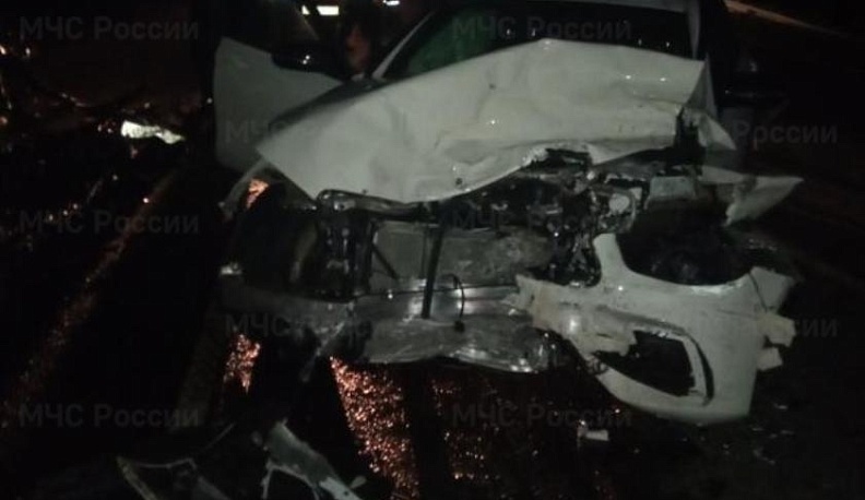 В Калужской области три человека пострадали в тройном ДТП из-за выезда на встречку