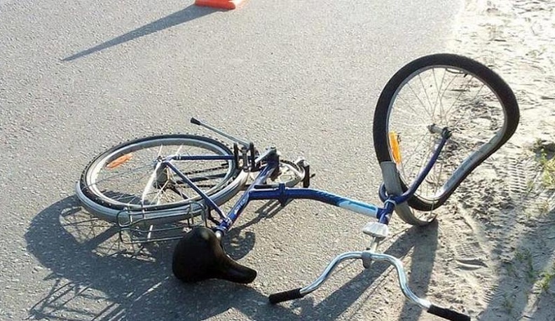 В Калуге велосипедист попал под колеса Нивы