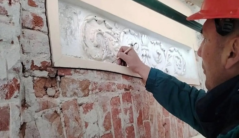 Здание Пестриковской богадельни в Калуге возвращает исторический облик