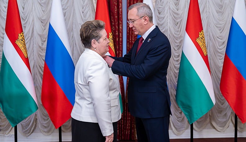 Отмечены за верность делу