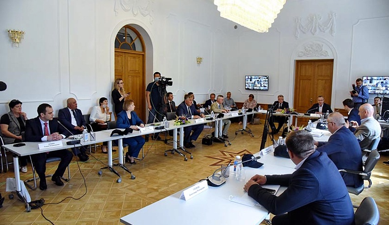 Калужские аграрии обсудили перспективы развития отрасли