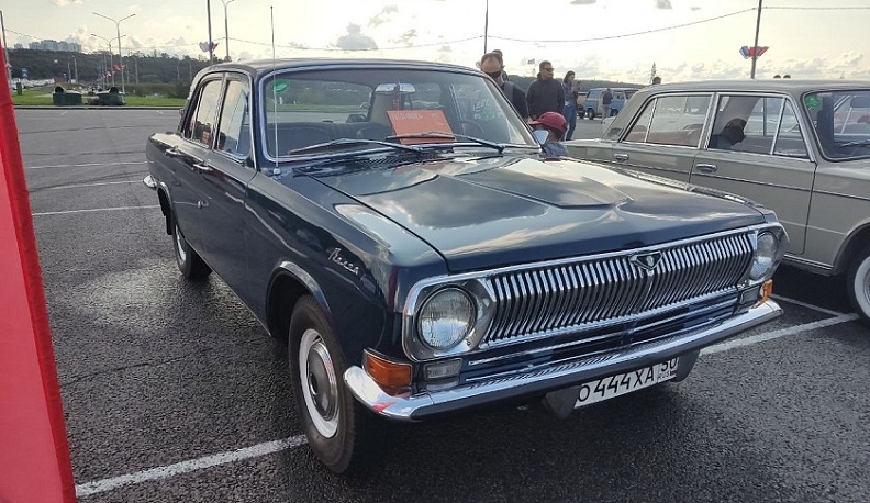 В Калуге прошла выставка ретро-автомобилей