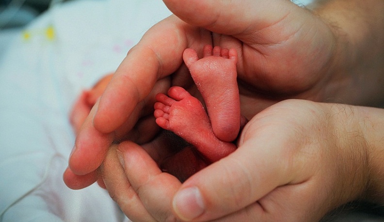 Во Всемирный день недоношенных детей в Калуге открылась фотовыставка про выхаживание младенцев