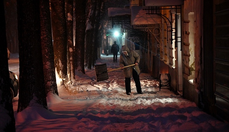 Дмитрий Денисов высказался о плохой уборке тротуаров в Калуге