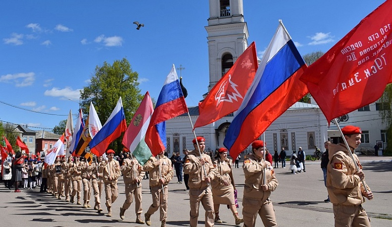 В Тарусе прошло шествие победителей