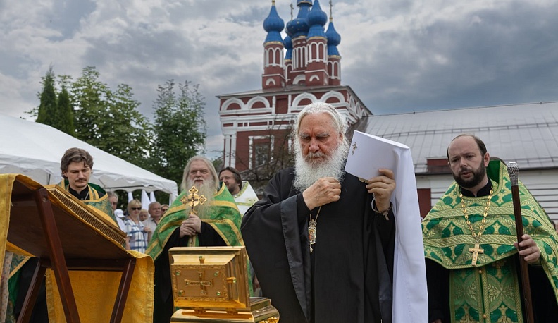 Владислав Шапша поздравил митрополита Калужского и Боровского Климента с именинами