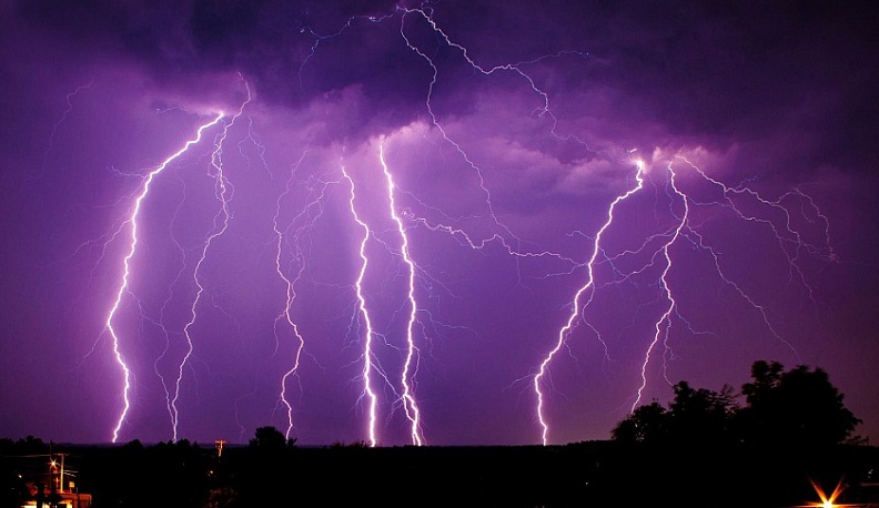 Жителей Калужской области предупреждают о грозе, граде и шквалистом ветре 18 июля