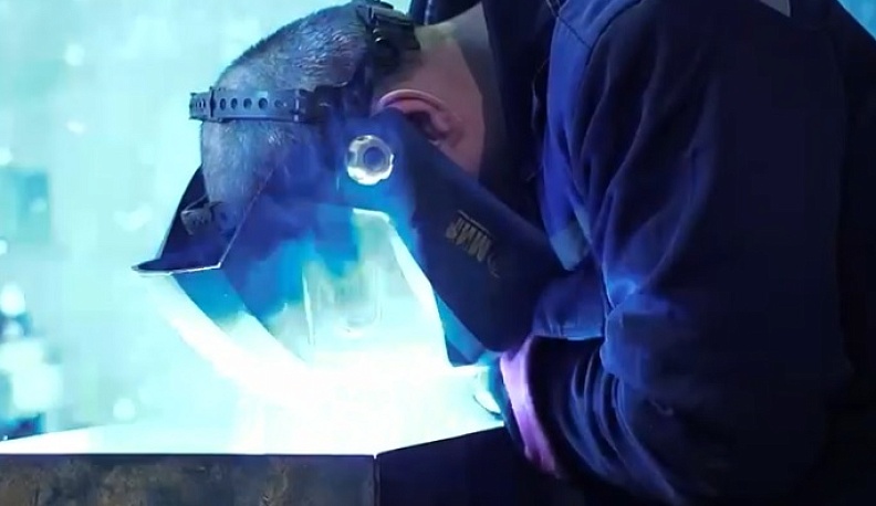 Калужские волонтеры делают печки для участников СВО