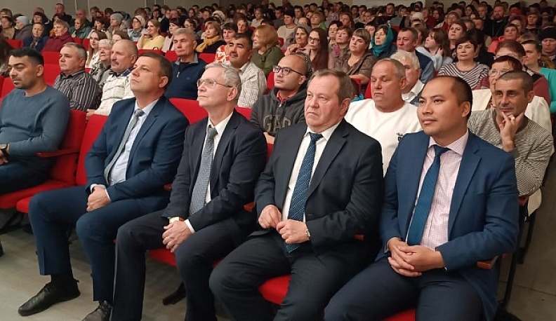 В Хвастовичском районе аграриев поздравили с профессиональным праздником