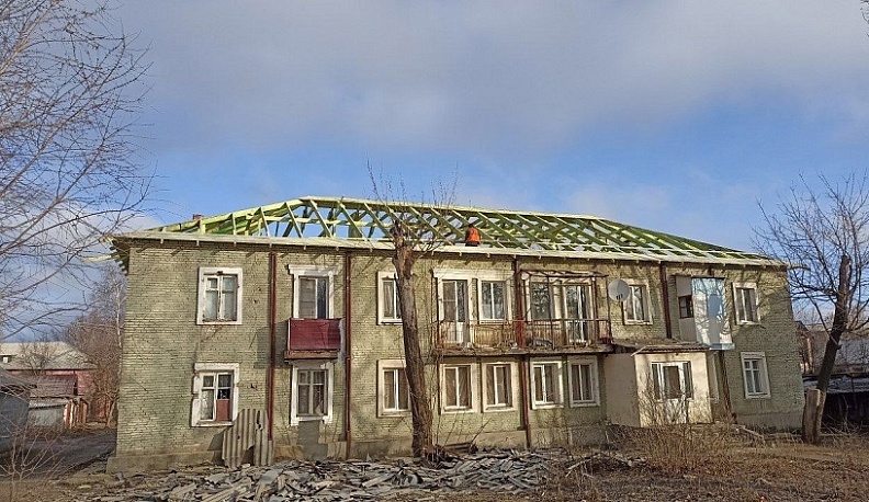 Калужское коммунальщики приступили к ремонту жилых домов и соцобъектов в подшефном Первомайске