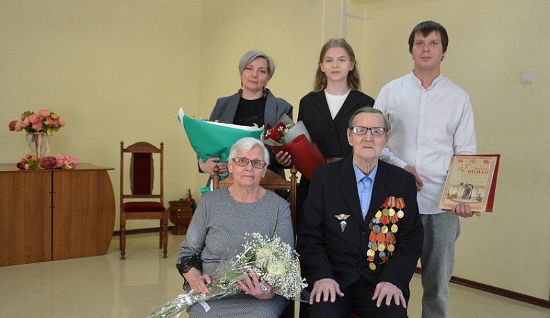 В Малоярославецком ЗАГСе чествовали супругов с изумрудной свадьбой