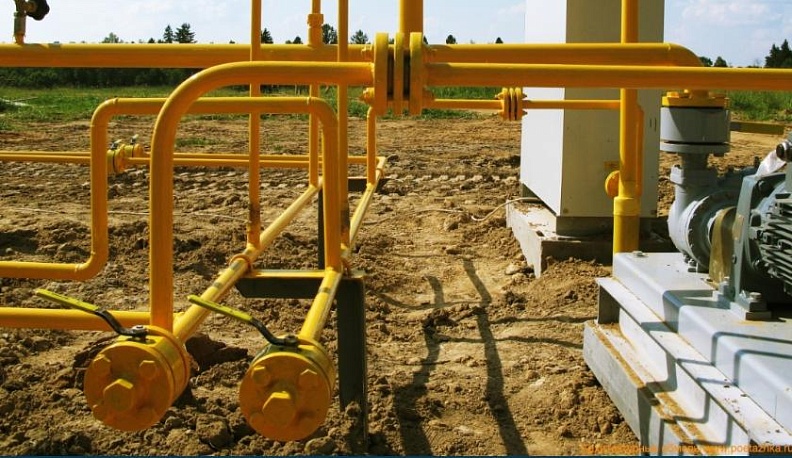 А у нас газопровод – вот!