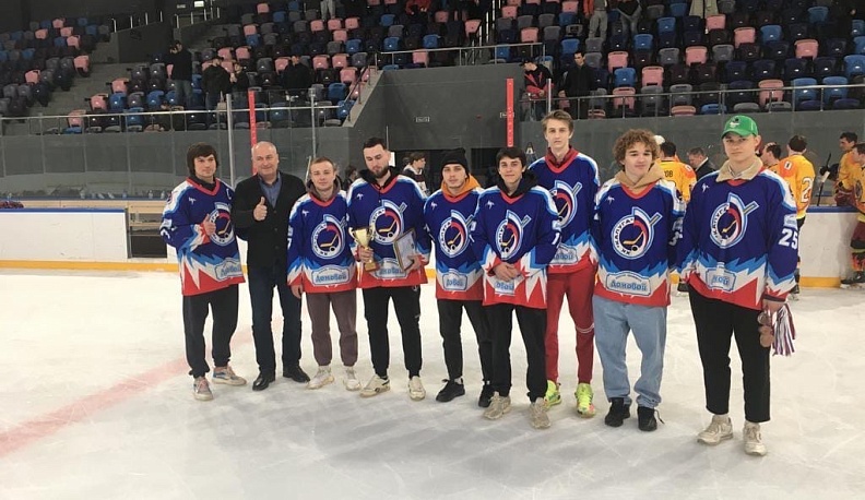 Кировские хоккеисты стали лучшими в Калужской области