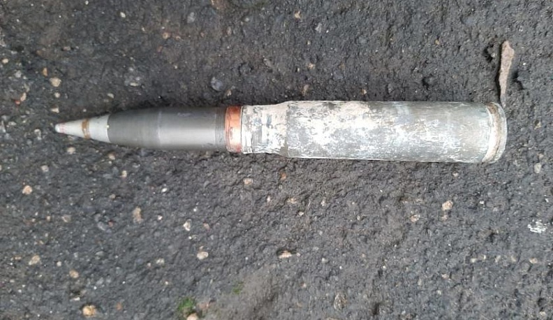 На улице в Калуге нашли артиллерийский снаряд