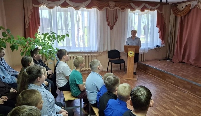 Людиновским школьникам рассказали про опасные увлечения и ответственность за правонарушения