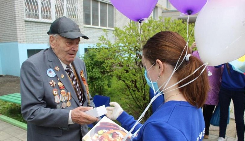 Калужским ветеранам  передают мобильные телефоны в честь юбилея Победы