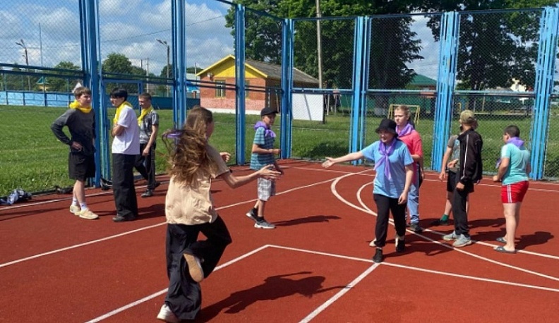 Семь районов Калужской области получат комплекты спортинвентаря
