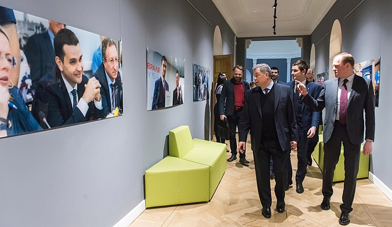 Губернатор прогулялся по «Моему бизнесу»