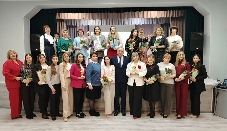 В Дзержинском округе определили победителей муниципального этапа конкурса педагогов «Я в педагогике нашел свое призвание»