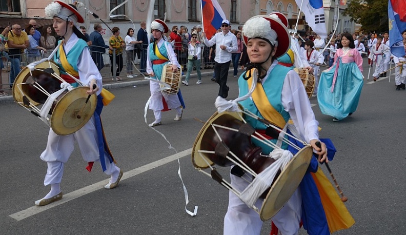 650-летний юбилей родного города калужане отметили грандиозным карнавалом