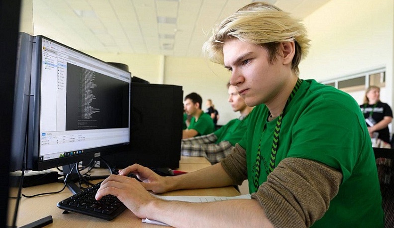 Владислав Шапша рассказал о развитии сферы среднего профессионального образования в Калужской области