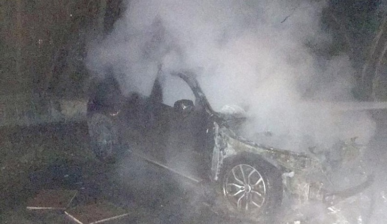 В Калуге ночью сгорела иномарка премиум-класса