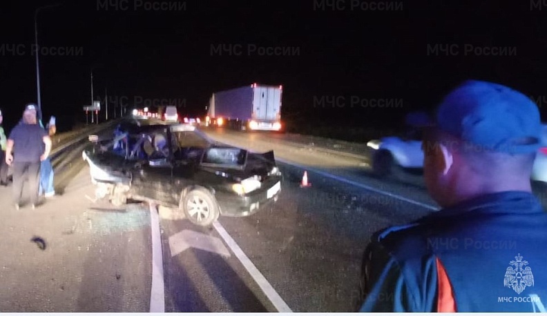 В Калужской области столкнулись два «ВАЗа» и фура