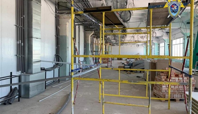 В Козельском районе строитель упал с лесов и попал в реанимацию 