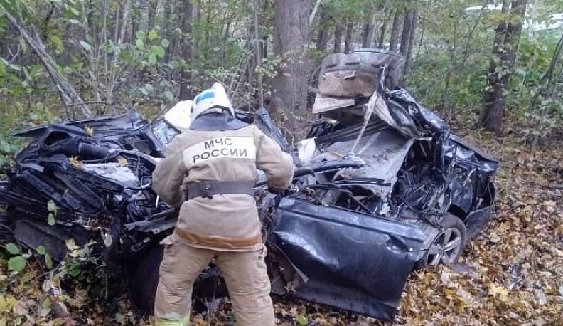 В Калужской области двое молодых мужчин погибли в перевернувшемся «Ауди»