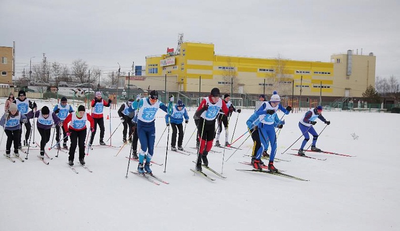 В Балабанове закрыли лыжный сезон массовыми стартами