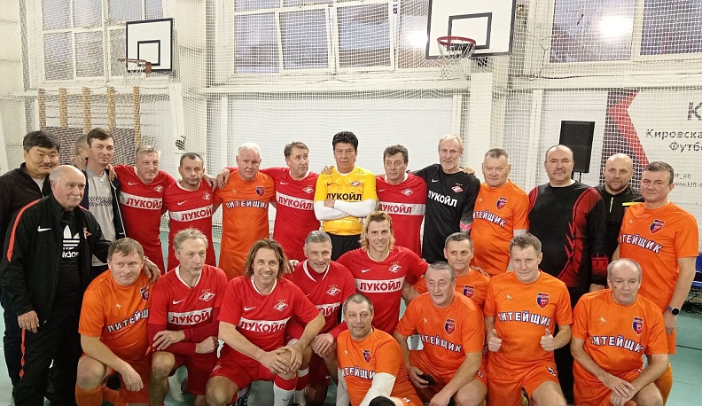 В Кирове в футбол сыграли звёзды «Спартака»