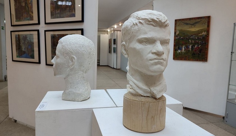 В Калужском Доме художника открылась групповая выставка «Разноголосье»