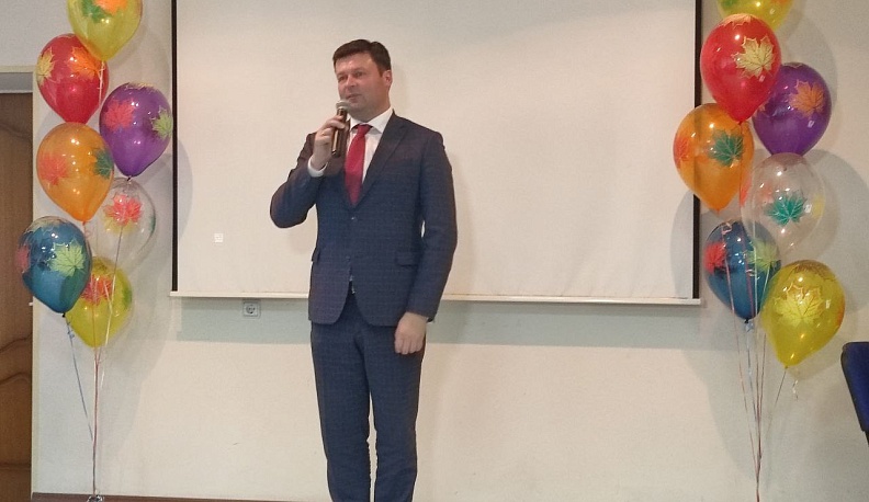 В Калуге обновили Доску почёта работников в сфере образования