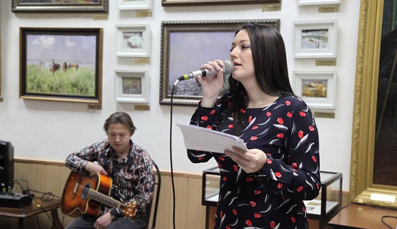 В калужской Галерее Климентовской играли поэтический рок