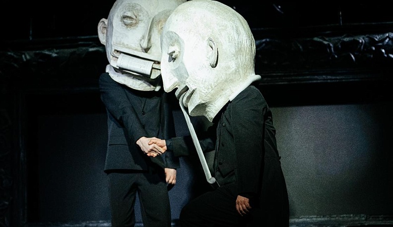 Человек и кукла