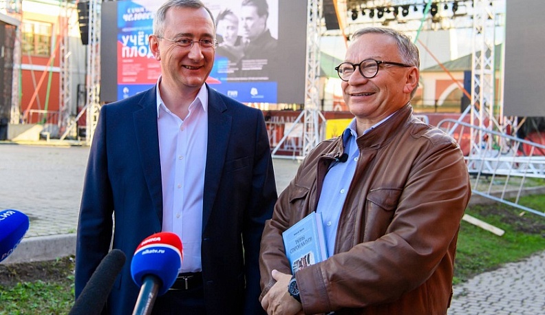 Владислав Шапша поделился впечатлениями от кинопоказа фильма «Учёности плоды»