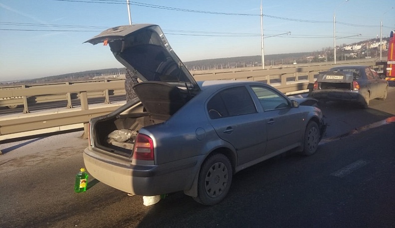 Дорожные войны. Продолжение. На мосту через Оку в Калуге встала огромная пробка