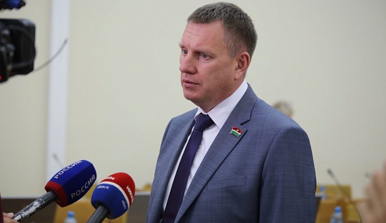 Помощь фронту и жителям Белгородской области обсудили в рамках заседания сессии