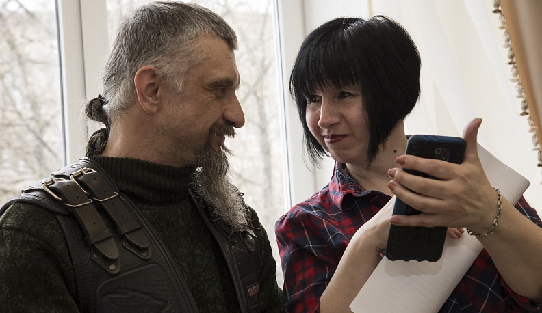 Калужская библиотека представила выставку «Волки» «Русской мечты»