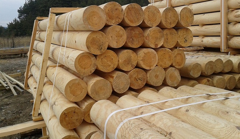 В Калужской области мужчина украл бревна