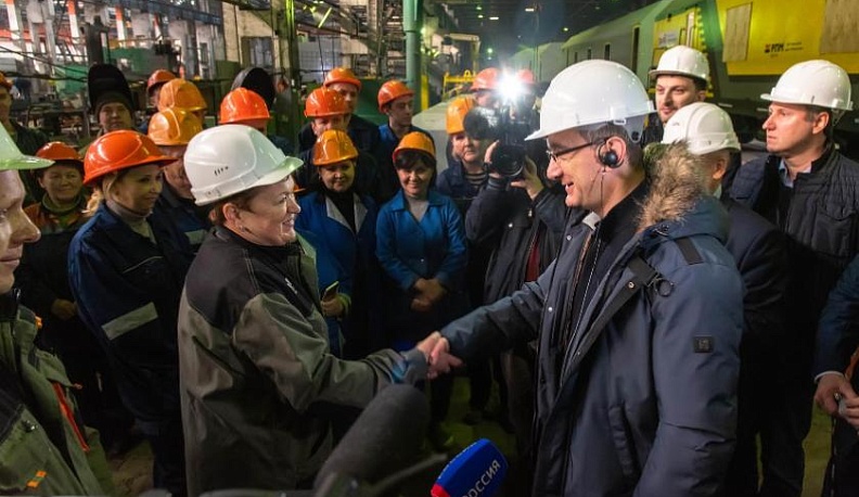 Глава региона посетил завод, участвовавший в международной выставке