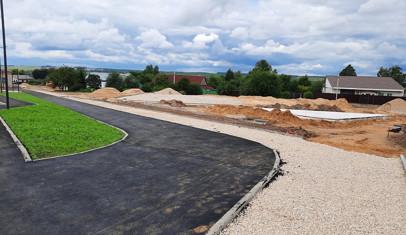 В Сухиничах благоустраивают городскую площадь