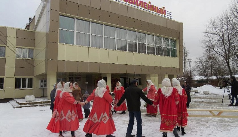 В Кирове прошло праздничное гулянье «Встреча с русской песней»