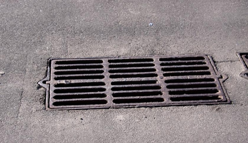 Пять лет лишения свободы грозит жительницам Малоярославца за ливневую решетку