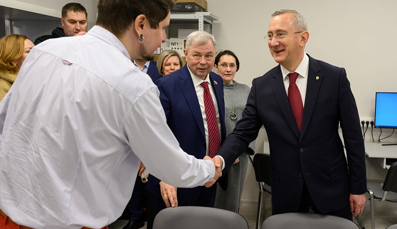 Владислав Шапша встретился с учащимися обнинской школы креативных индустрий 