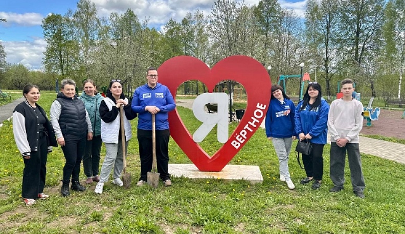 В Думиничском районе добровольцы высадили яблони в честь героев Великой Отечественной войны