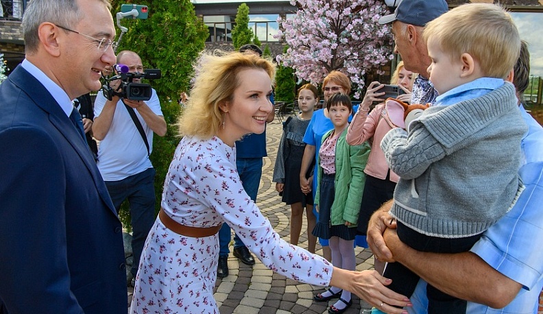 Калужский губернатор пообещал сделать всё, чтобы область стала домом для приехавших к нам детей-сирот из Донбасса
